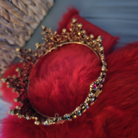 Tiara - Picture 2 of 7